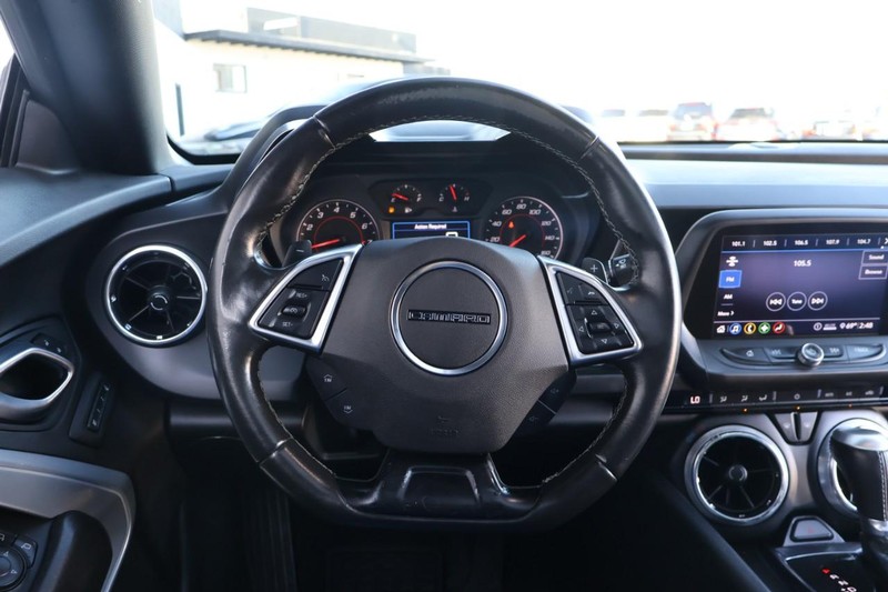 Chevrolet Camaro Vehicle Full-screen Gallery Image 25