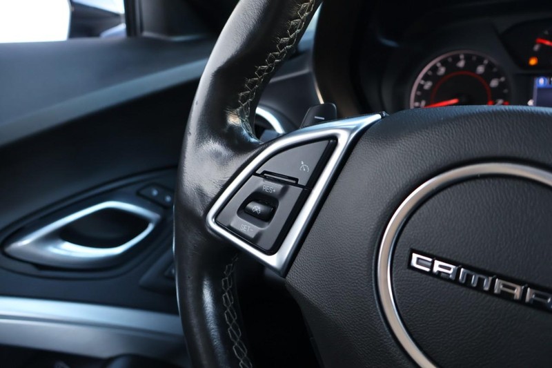 Chevrolet Camaro Vehicle Full-screen Gallery Image 26