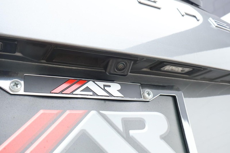 Porsche Cayenne Vehicle Full-screen Gallery Image 08