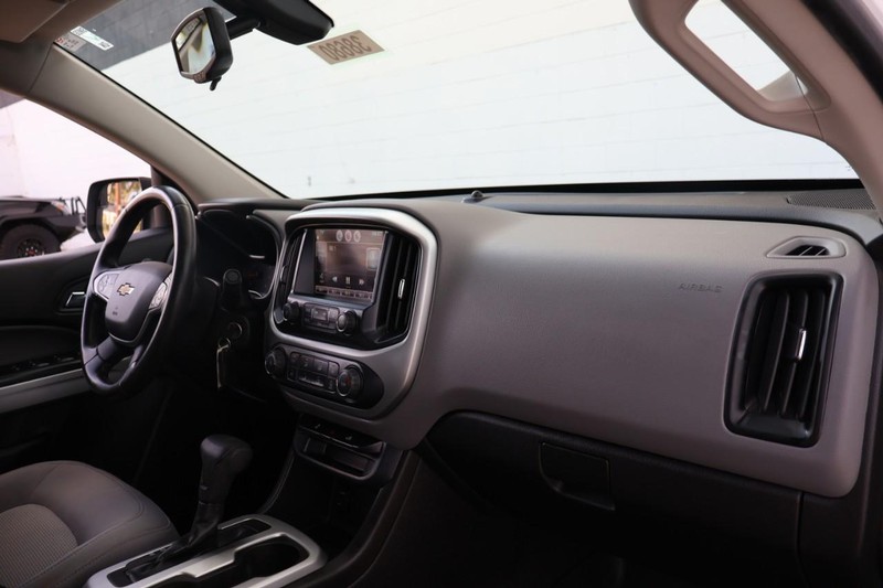 Chevrolet Colorado Vehicle Full-screen Gallery Image 19