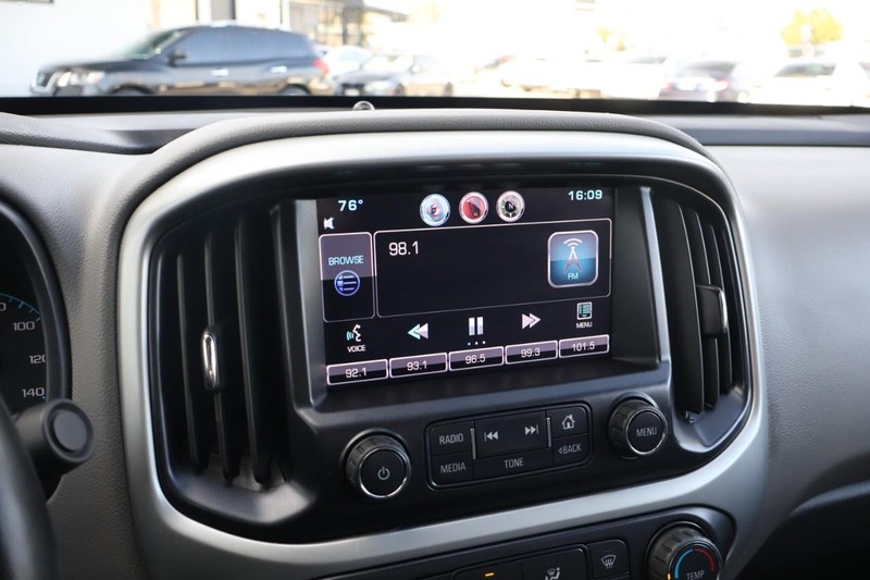 Chevrolet Colorado Vehicle Full-screen Gallery Image 27