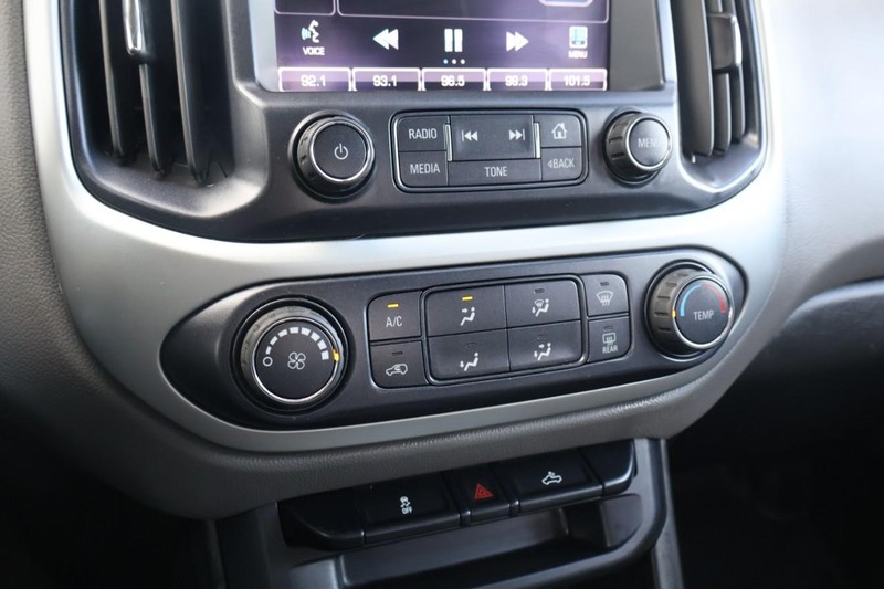 Chevrolet Colorado Vehicle Full-screen Gallery Image 29