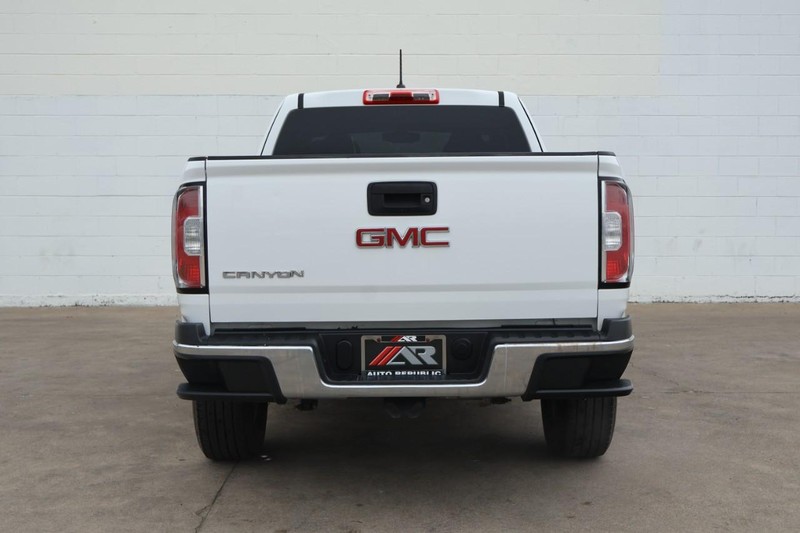 GMC Canyon Vehicle Full-screen Gallery Image 06