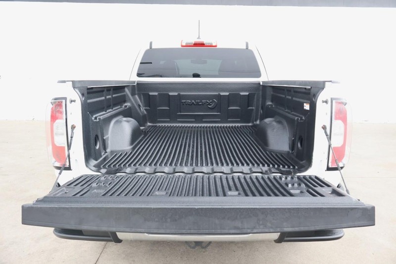 GMC Canyon Vehicle Full-screen Gallery Image 09