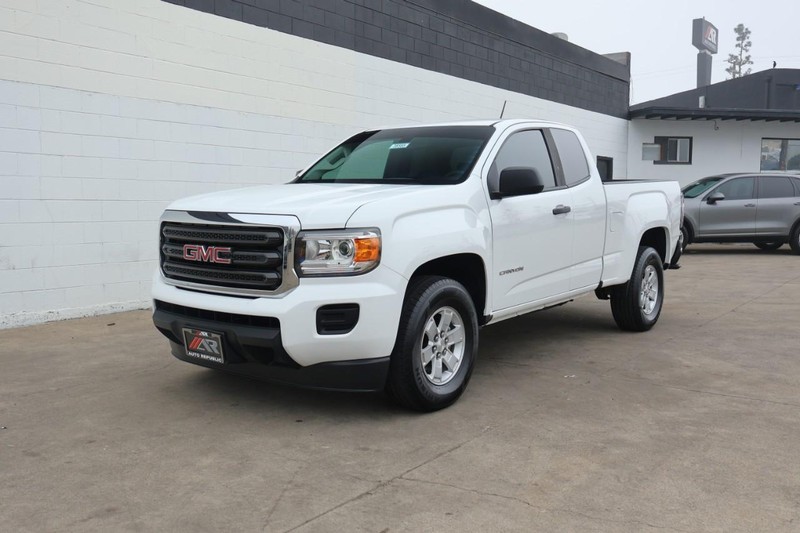 GMC Canyon Vehicle Full-screen Gallery Image 12