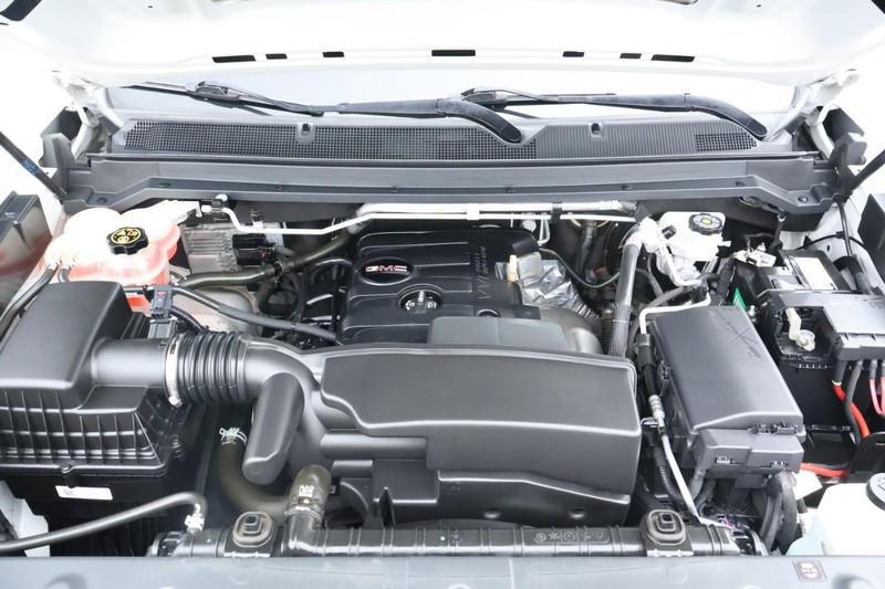 GMC Canyon Vehicle Full-screen Gallery Image 13