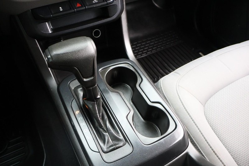 GMC Canyon Vehicle Full-screen Gallery Image 32