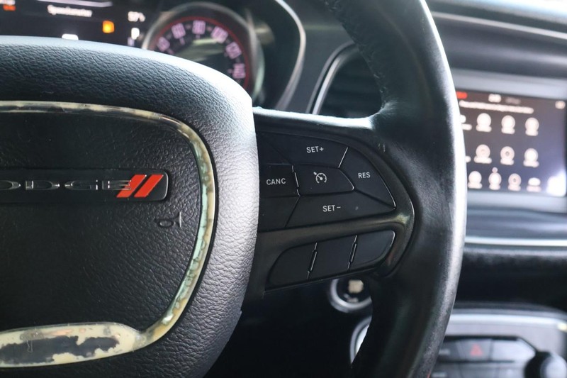 Dodge Challenger Vehicle Full-screen Gallery Image 28