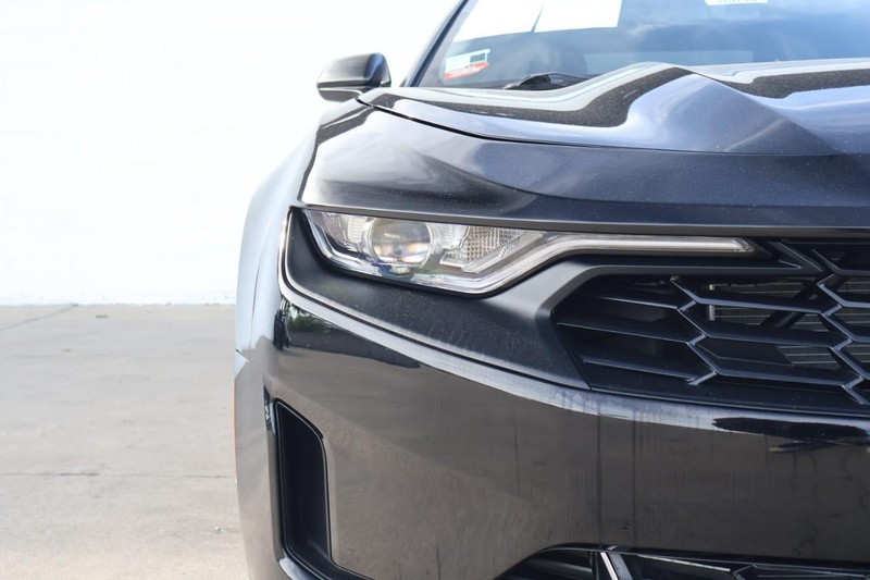 Chevrolet Camaro Vehicle Full-screen Gallery Image 03