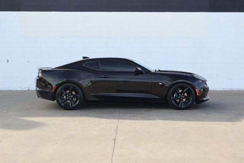 Chevrolet Camaro Vehicle Full-screen Gallery Image 04