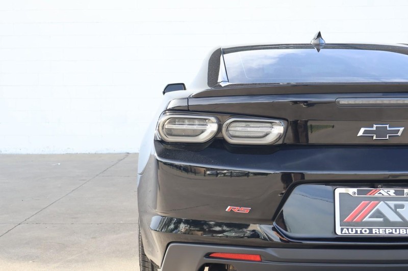 Chevrolet Camaro Vehicle Full-screen Gallery Image 07