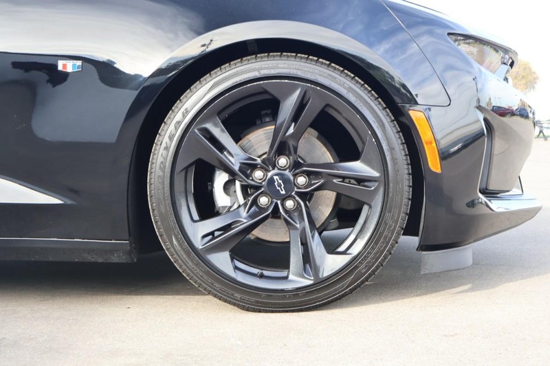 Chevrolet Camaro Vehicle Full-screen Gallery Image 13