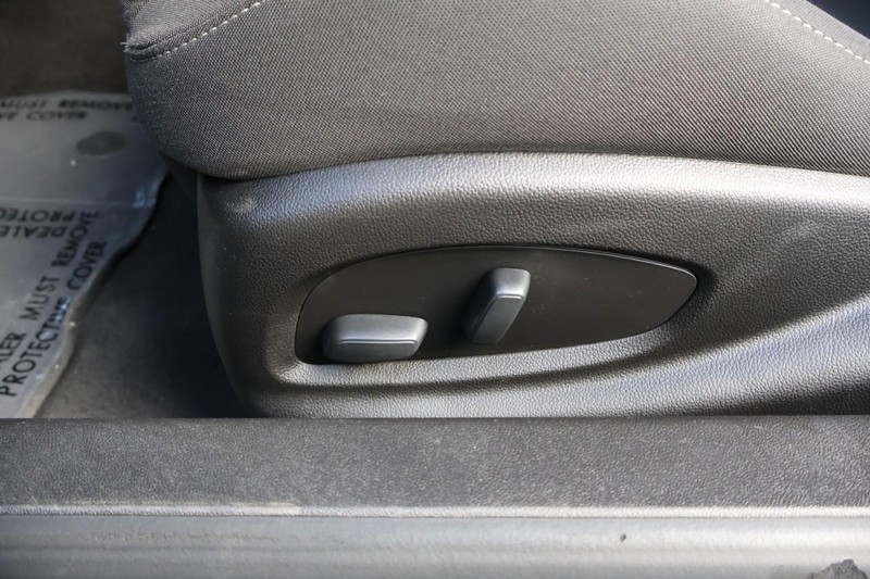 Chevrolet Camaro Vehicle Full-screen Gallery Image 17