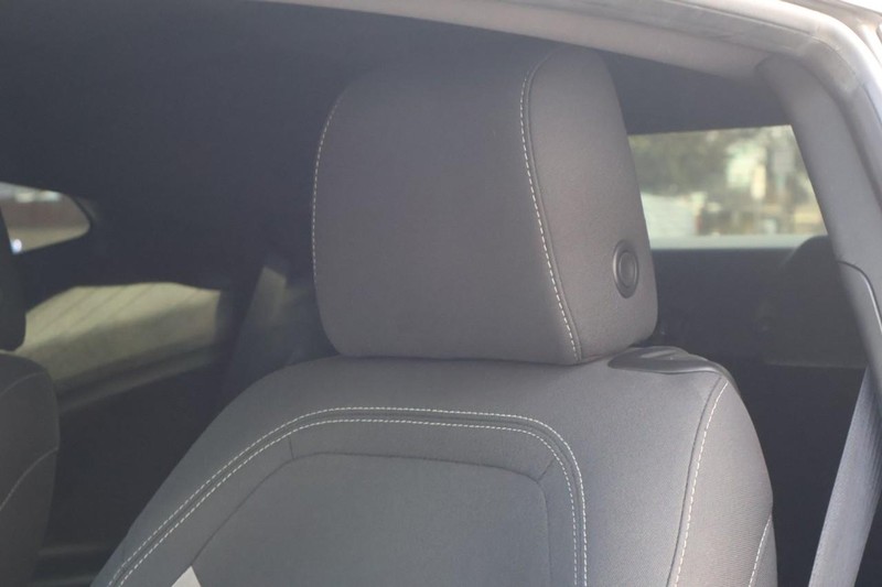 Chevrolet Camaro Vehicle Full-screen Gallery Image 19