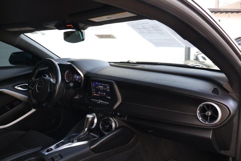 Chevrolet Camaro Vehicle Full-screen Gallery Image 20