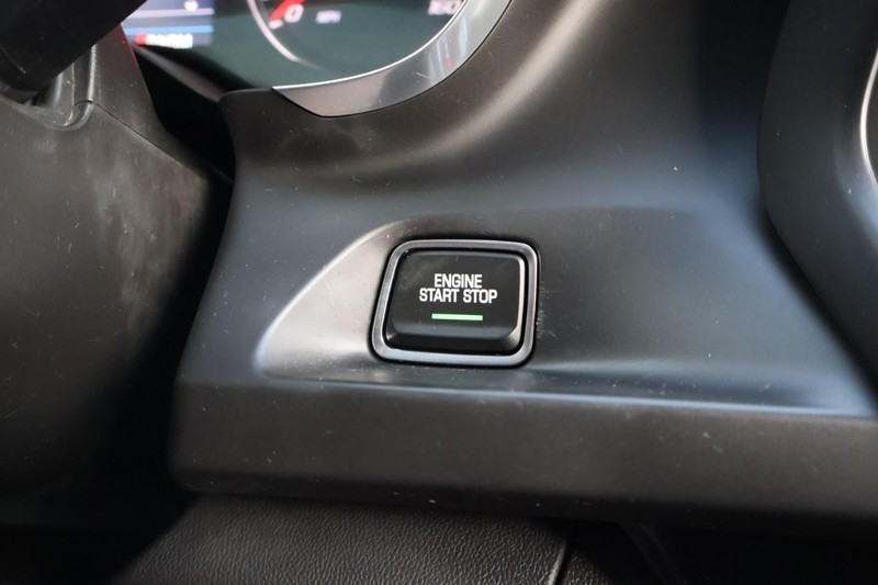 Chevrolet Camaro Vehicle Full-screen Gallery Image 28