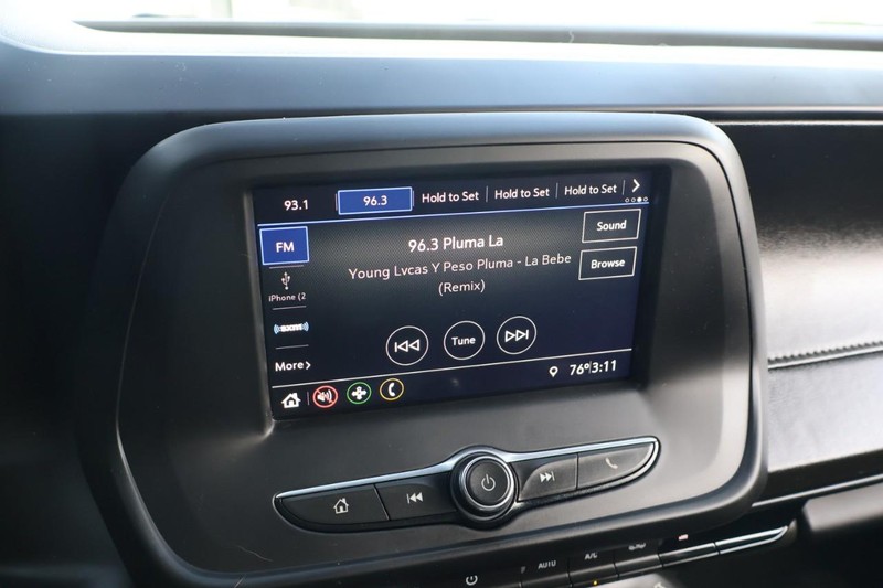 Chevrolet Camaro Vehicle Full-screen Gallery Image 30