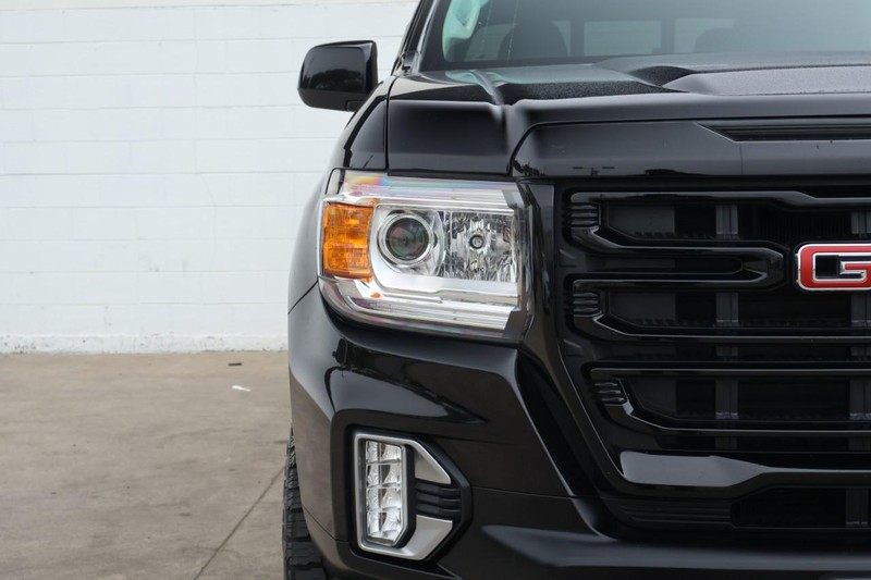 GMC Canyon Vehicle Full-screen Gallery Image 04