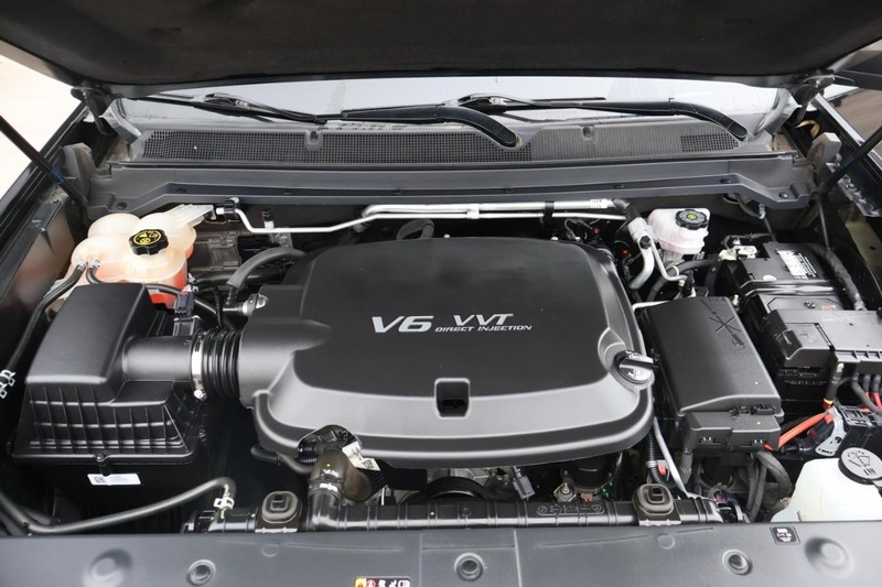 GMC Canyon Vehicle Full-screen Gallery Image 14