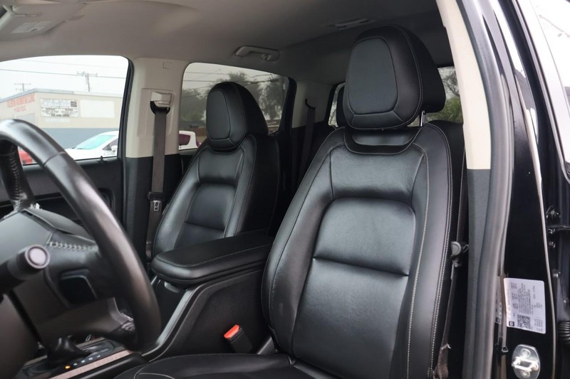 GMC Canyon Vehicle Full-screen Gallery Image 19