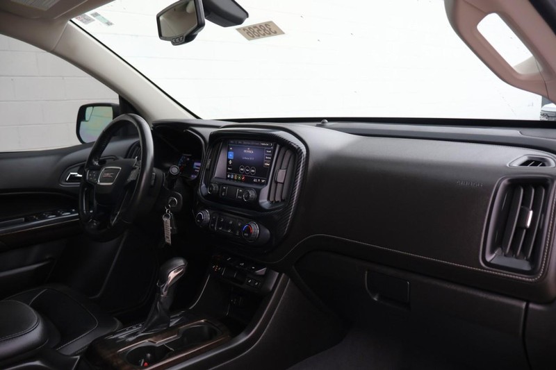 GMC Canyon Vehicle Full-screen Gallery Image 21