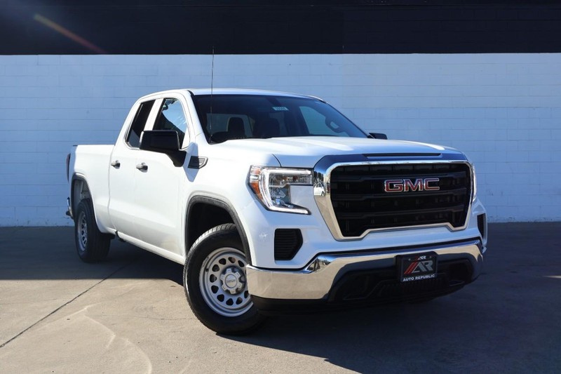 GMC Sierra 1500 Vehicle Full-screen Gallery Image 02