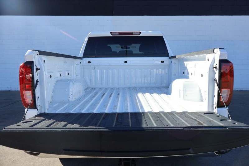 GMC Sierra 1500 Vehicle Full-screen Gallery Image 09