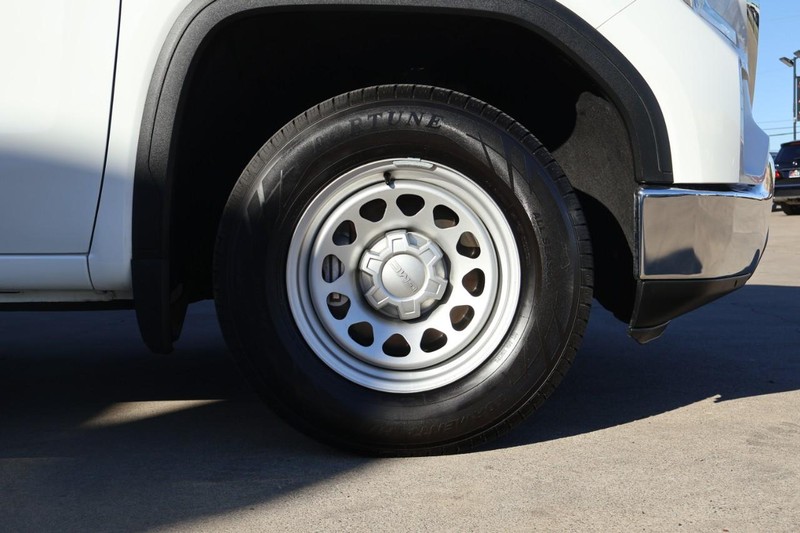 GMC Sierra 1500 Vehicle Full-screen Gallery Image 14