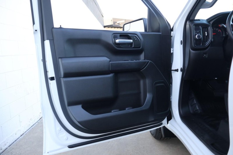 GMC Sierra 1500 Vehicle Full-screen Gallery Image 15