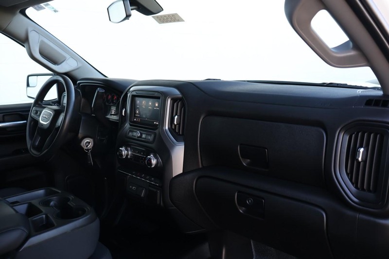 GMC Sierra 1500 Vehicle Full-screen Gallery Image 23