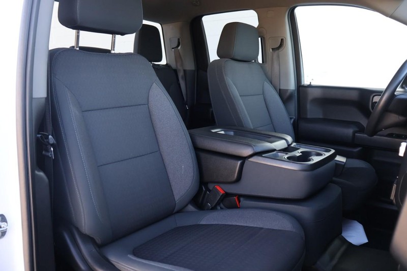 GMC Sierra 1500 Vehicle Full-screen Gallery Image 24