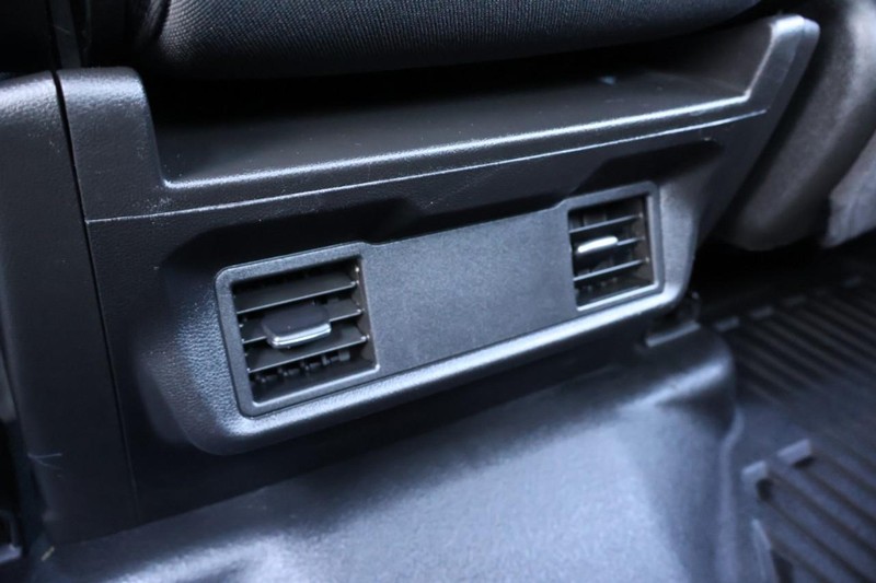 GMC Sierra 1500 Vehicle Full-screen Gallery Image 26