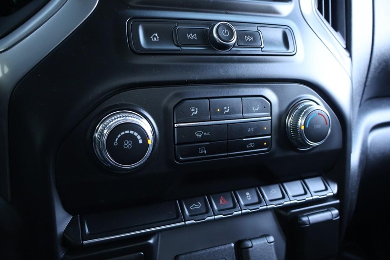 GMC Sierra 1500 Vehicle Full-screen Gallery Image 35