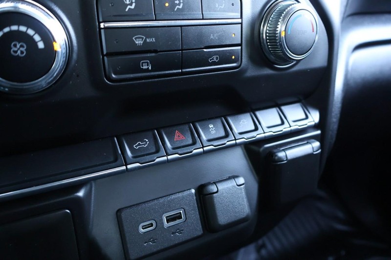 GMC Sierra 1500 Vehicle Full-screen Gallery Image 36