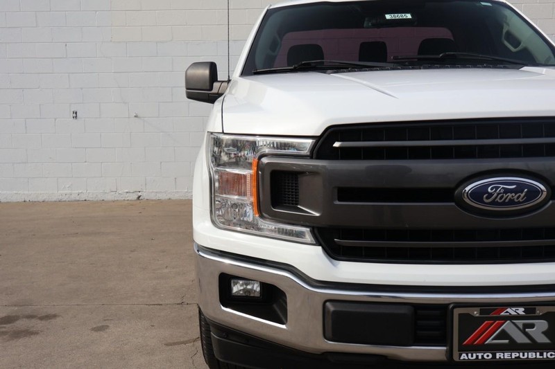 Ford F-150 Vehicle Full-screen Gallery Image 04