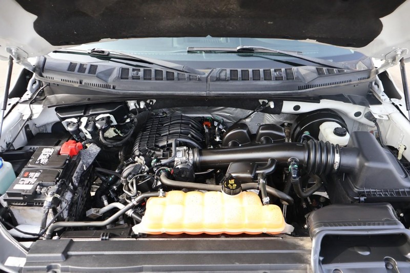 Ford F-150 Vehicle Full-screen Gallery Image 12