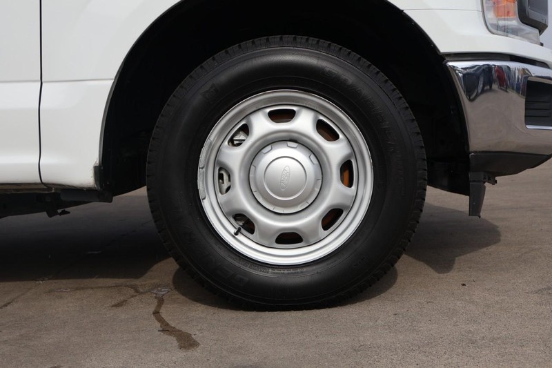 Ford F-150 Vehicle Full-screen Gallery Image 13