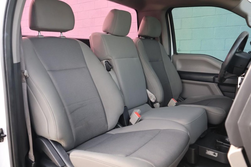 Ford F-150 Vehicle Full-screen Gallery Image 20