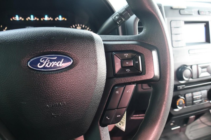 Ford F-150 Vehicle Full-screen Gallery Image 24