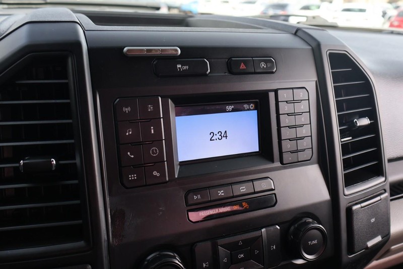 Ford F-150 Vehicle Full-screen Gallery Image 25