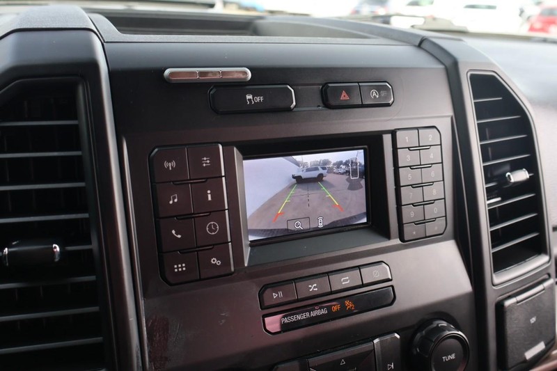 Ford F-150 Vehicle Full-screen Gallery Image 26