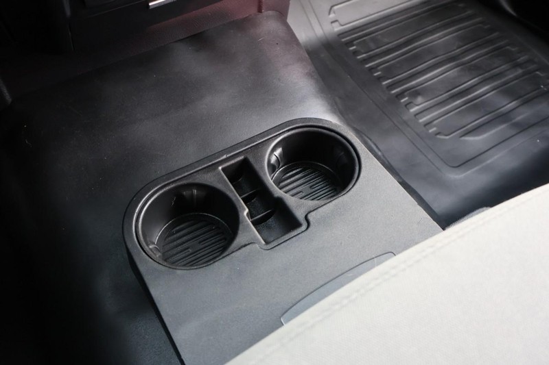 Ford F-150 Vehicle Full-screen Gallery Image 28