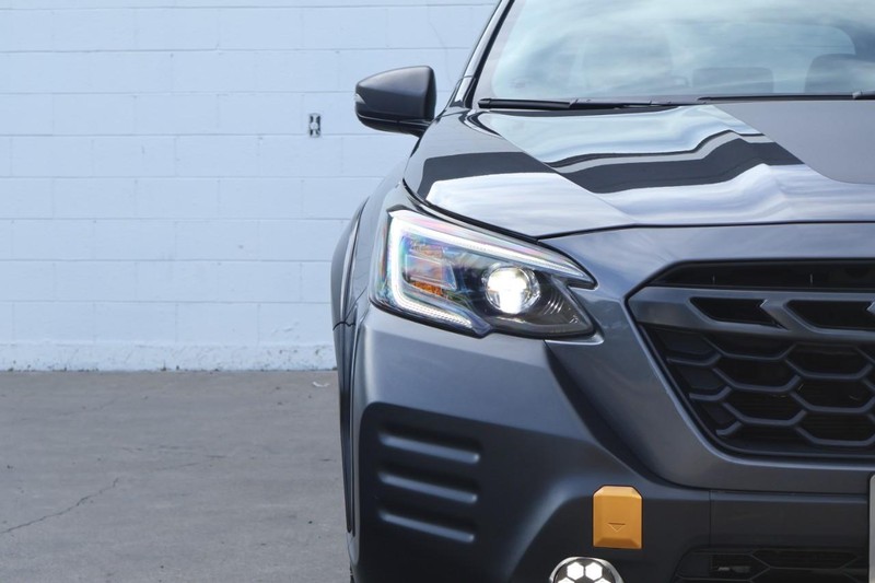 Subaru Outback Vehicle Full-screen Gallery Image 03