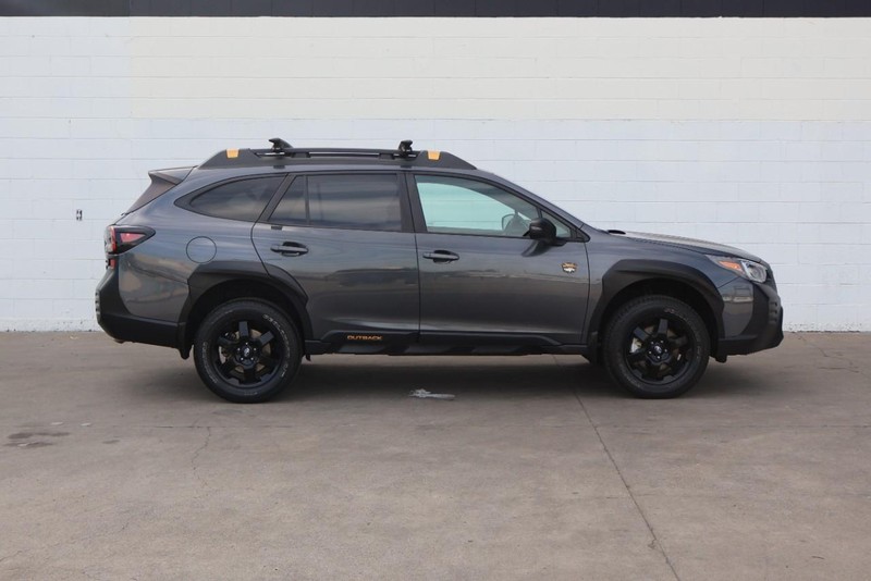 Subaru Outback Vehicle Full-screen Gallery Image 04