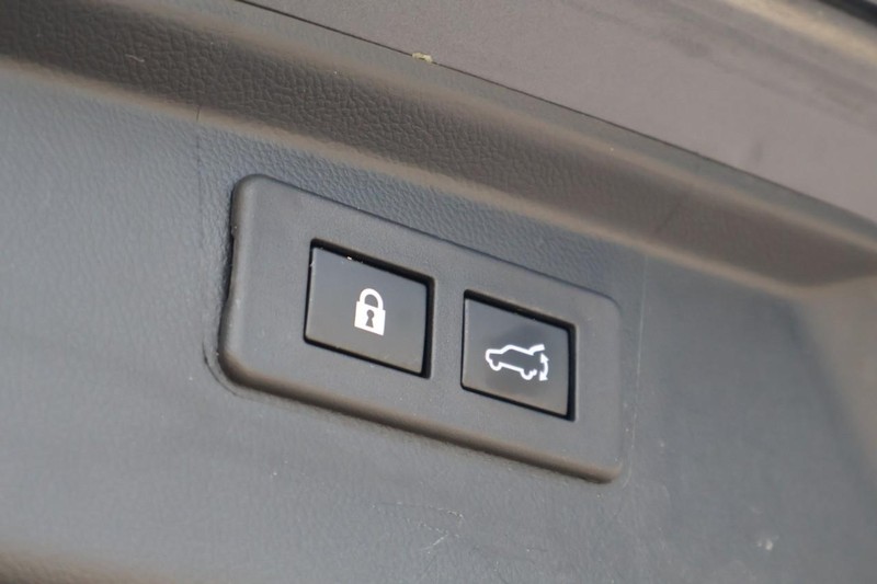 Subaru Outback Vehicle Full-screen Gallery Image 09