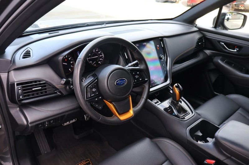 Subaru Outback Vehicle Full-screen Gallery Image 18