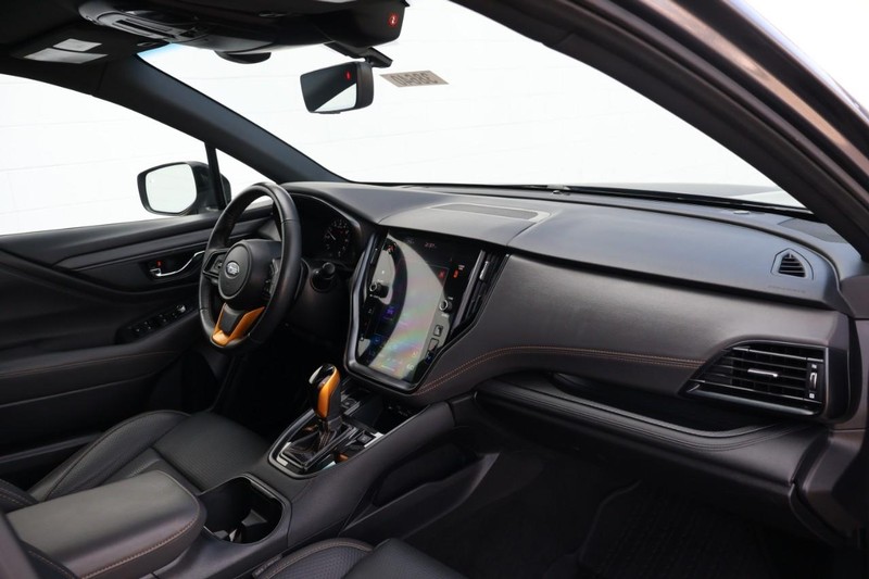 Subaru Outback Vehicle Full-screen Gallery Image 22