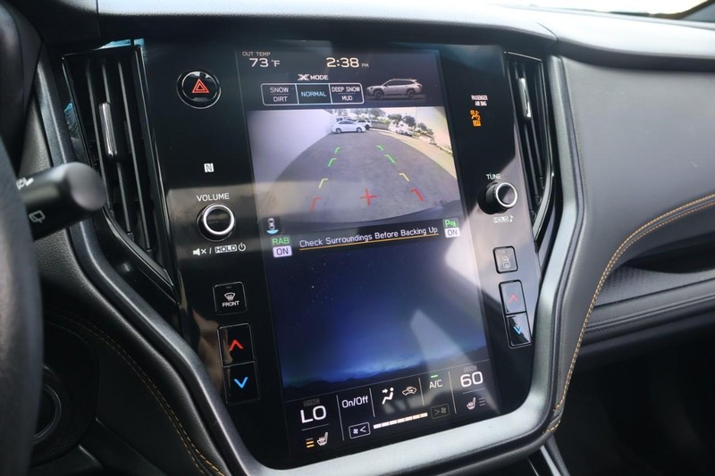 Subaru Outback Vehicle Full-screen Gallery Image 34