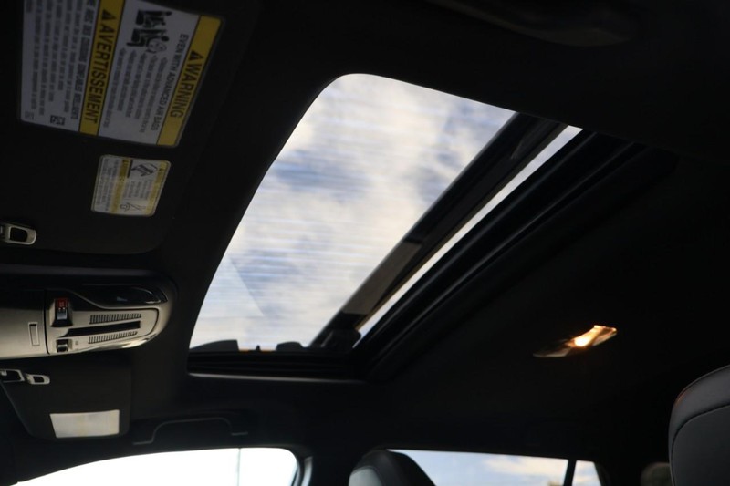 Subaru Outback Vehicle Full-screen Gallery Image 38