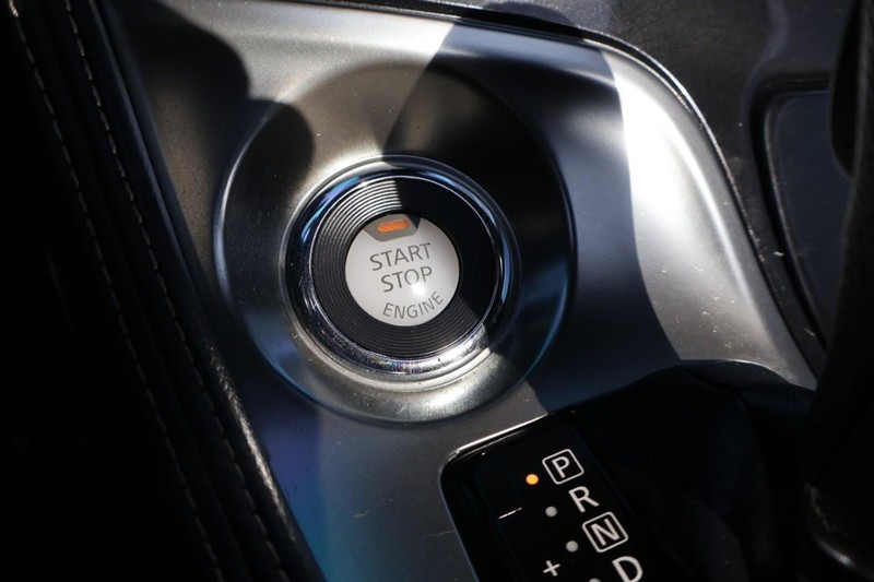 Nissan Maxima Vehicle Full-screen Gallery Image 30